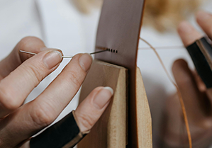 Leder vernähen von Hand