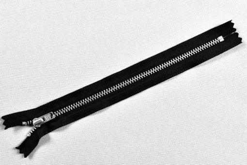 YKK-Metall-Reißverschluss - nicht teilbar - 12 cm Schwarz