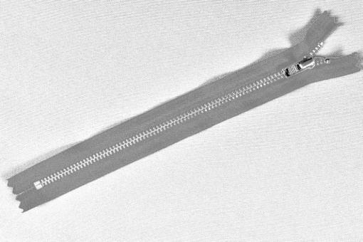 YKK-Metall-Reißverschluss - nicht teilbar - 20 cm Hellgrau